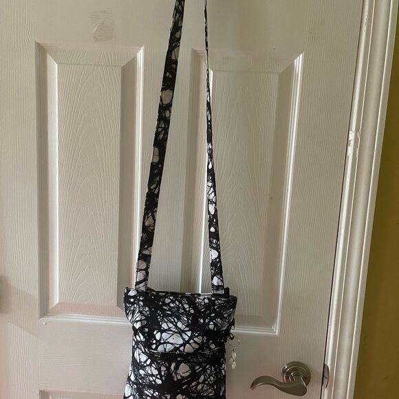 Project Lydia Giraffe Black and White Small crossbody bag . - Picture 6 of 12